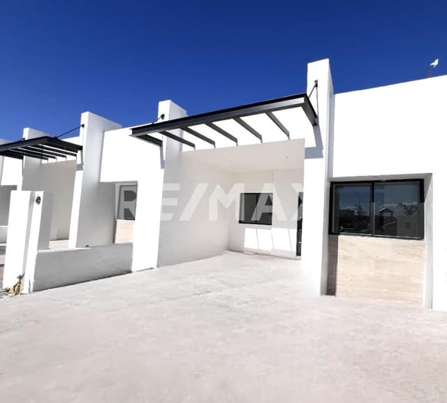 CASA EN VENTA EN FRACCIONAMIENTO BOSQUES "MODELO ALAMO"