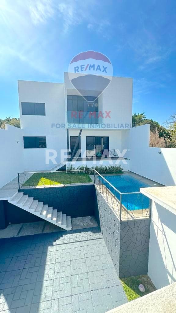 Venta de casa nueva con Vista al Lago de Tequesquitengo, Morelos...Clave 4699