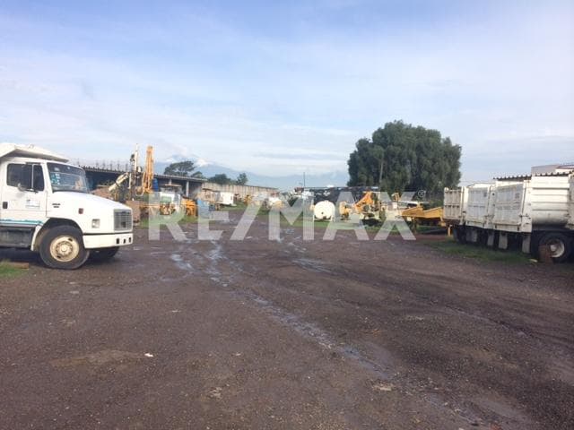 Sensacional Propiedad Comercial ! se vende como Terreno