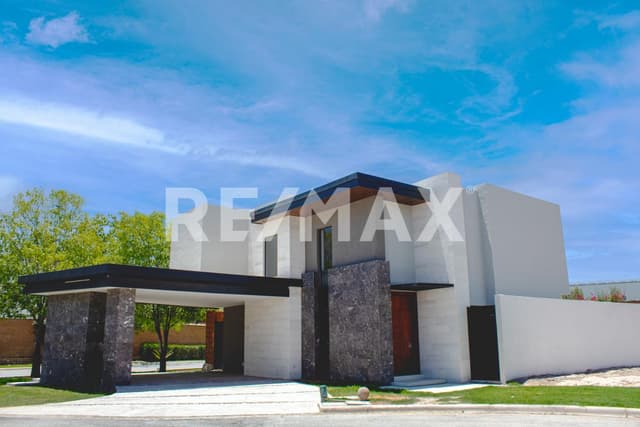 CASA EN VENTA EN LAS VILLAS