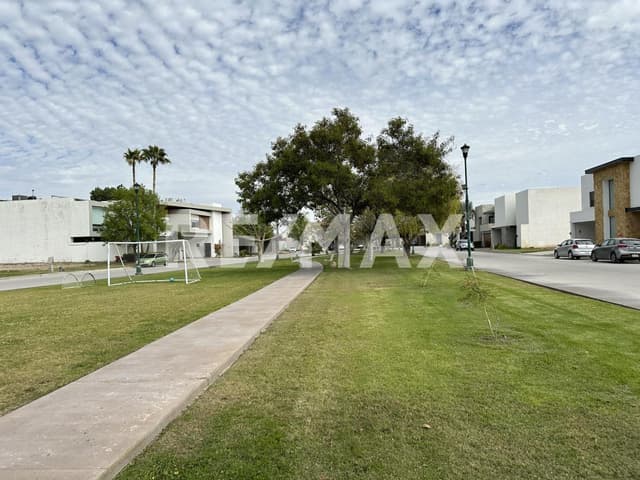 TERRENO EN VENTA EN LAS VILLAS