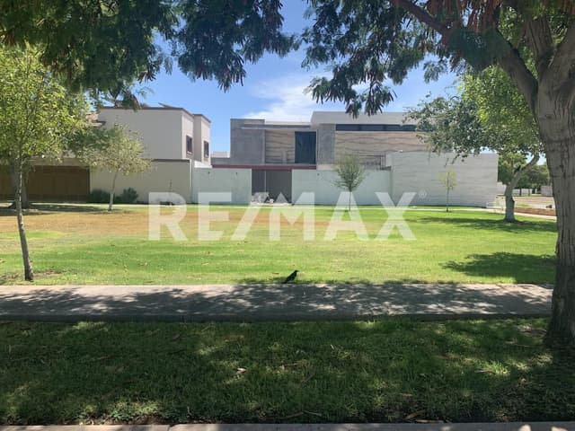 TERRENO EN VENTA EN LAS VILLAS