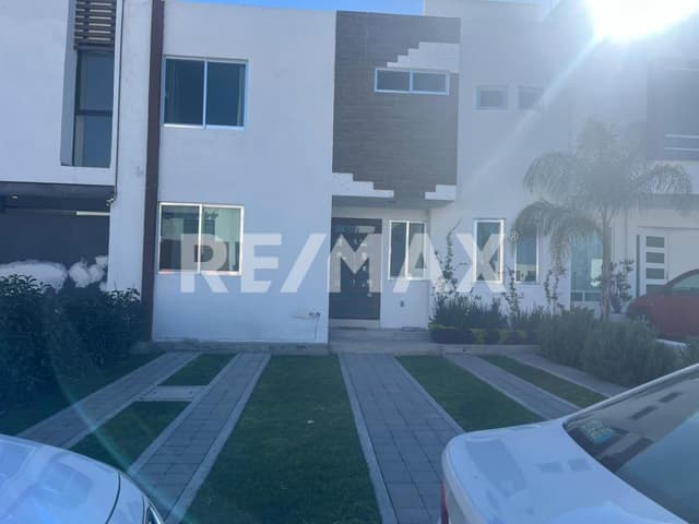 CASA EN VENTA GRAND JURIQUILLA QUERETARO RCV240209-ECA