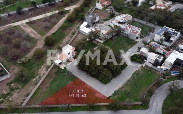 TERRENO EN VENTA EN LAS TROJES