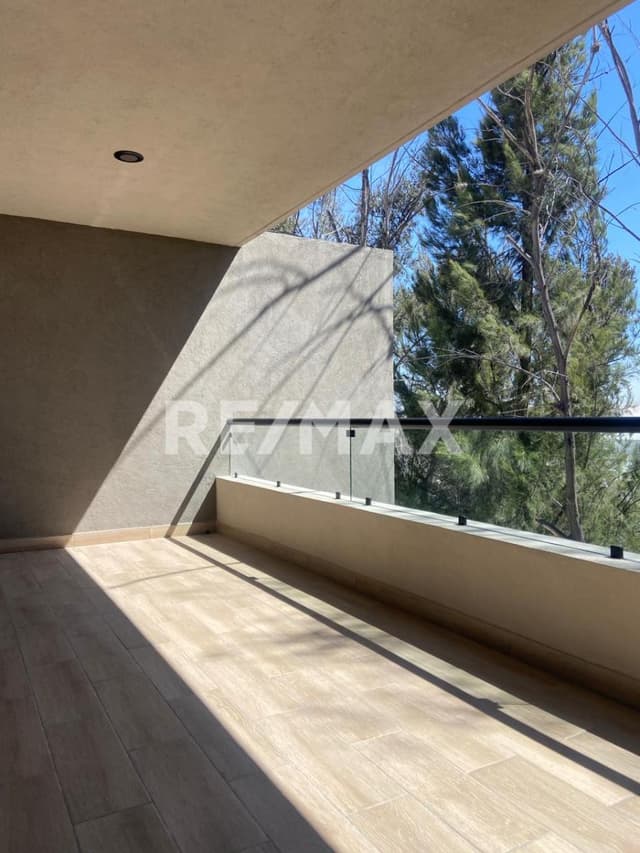 VENTA DE CASA EN JURIQUILLA QUERETARO RCV240415-SD