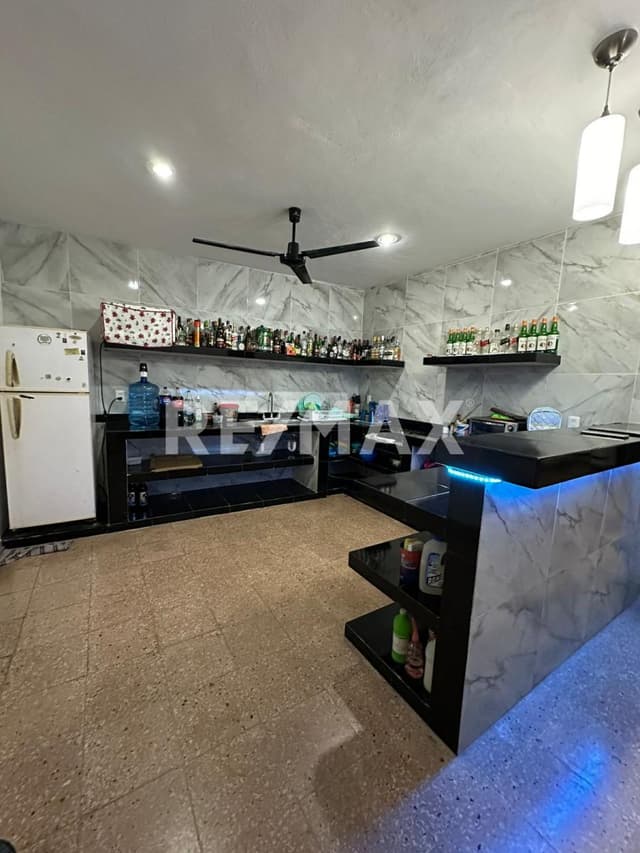 Casa en venta Agora de una planta a una cuadra del parque en Chicxulub Puerto.