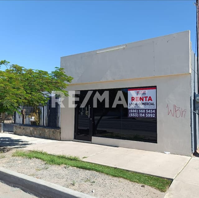 LOCAL COMERCIAL EN RENTA EN COL. COMERCIAL