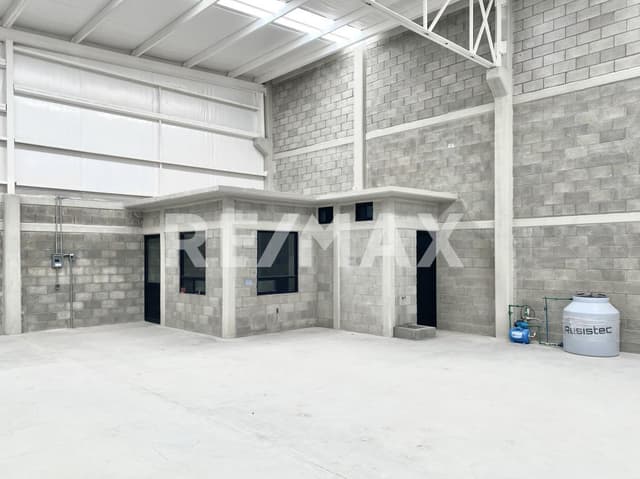 Bodega - Comercial en Renta - 5