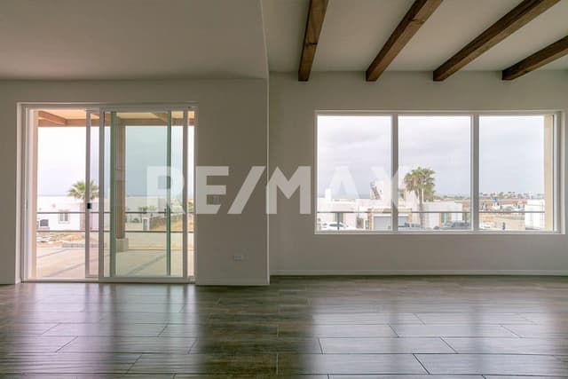 CASA EN VENTA PUNTA PIEDRA ENSENADA