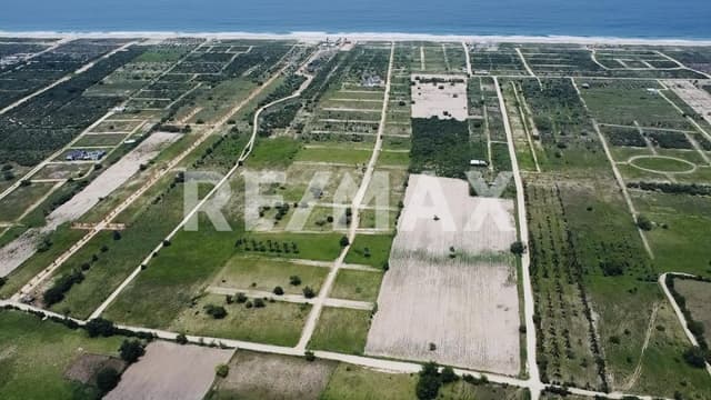 Venta de Terreno en Playa Palmarito