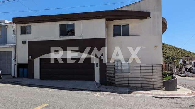 Se vende casa en Lomas de San Marino