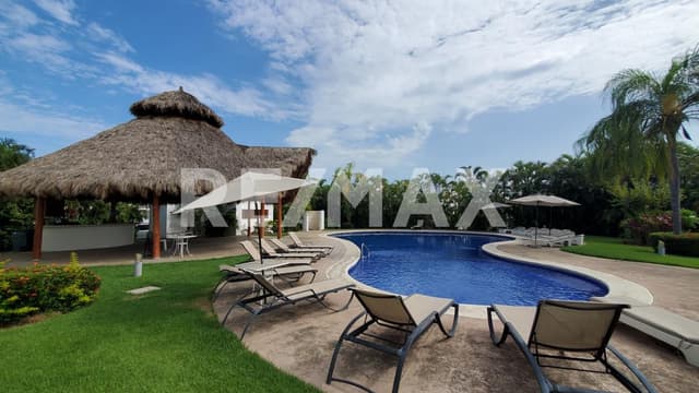 CASA en Las Ceibas Coto Hera con Alberca