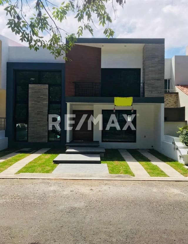 CASA EN VENTA EN FRAC CLAUSTROS DEL RIO SAN JUAN DEL RIO RCV240528-JA