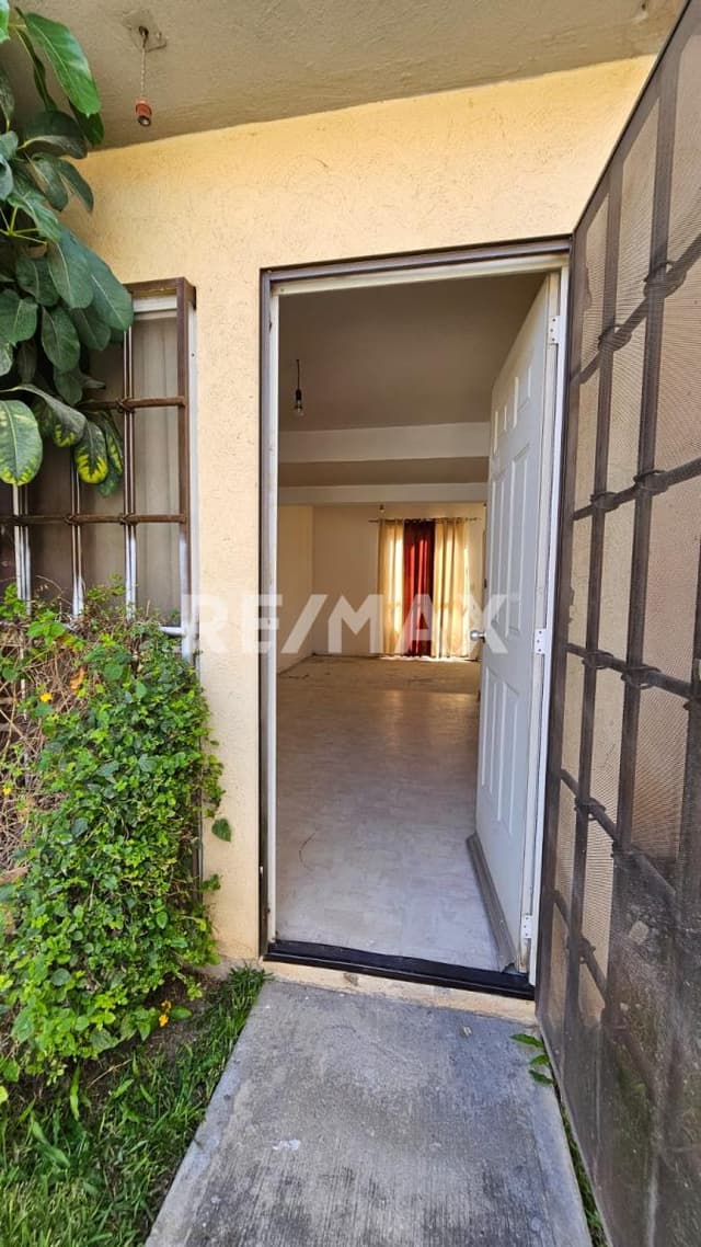 Venta de casa en Paseos del Río, Zapata, Morelos...Clave 5004