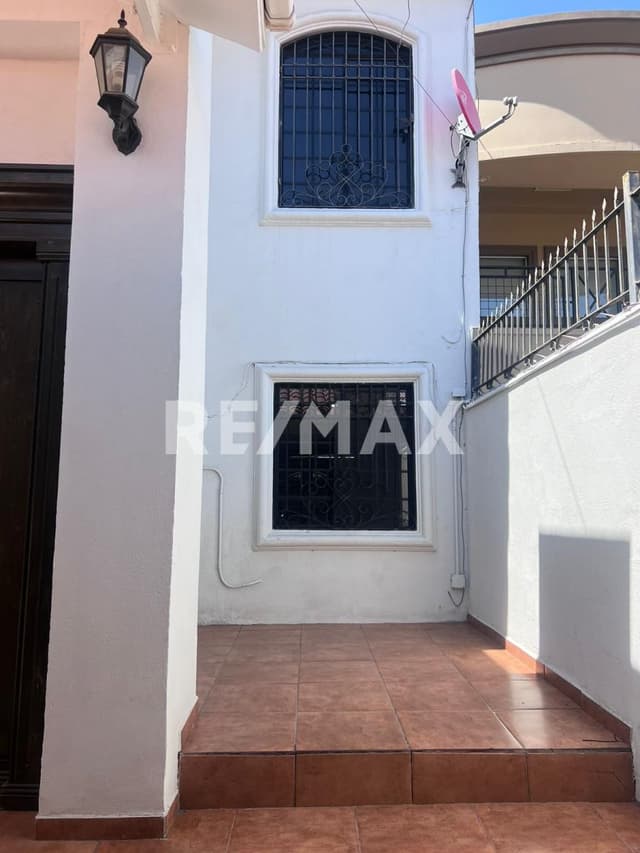 LOS PINOS - CASA EN VENTA