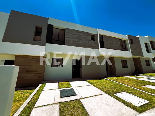 Venta de casa en nueva privada en Zakia.