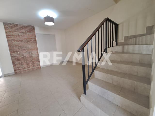 CASA EN VENTA EN RESIDENCIAL SENDEROS