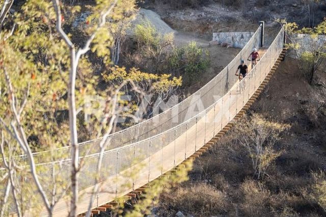 La Montaña 21 / San Jose Corridor