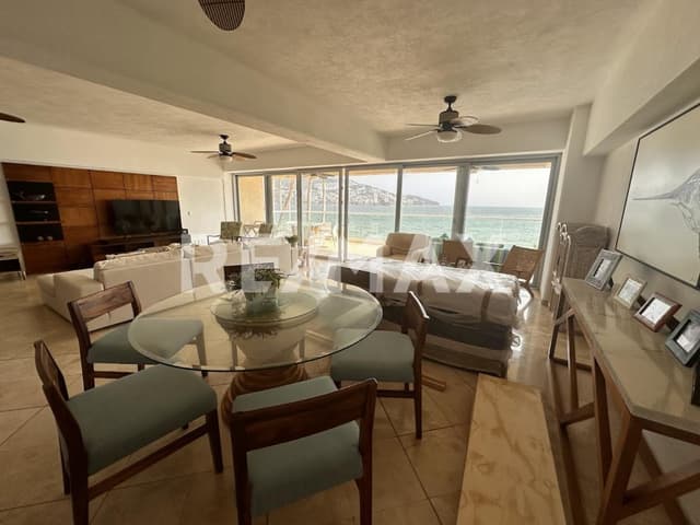 Departamento de playa en zona dorada