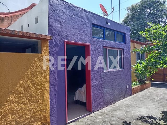 Casa, Col. Las Granjas, Cuernavaca, Morelos (cesión de derechos)...Clave 5155