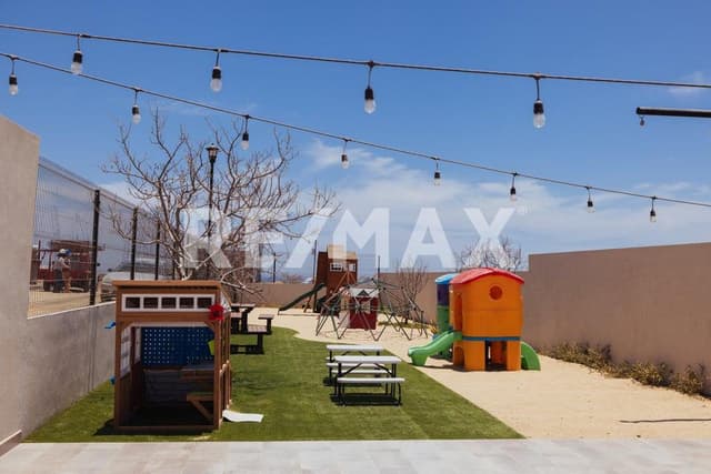 Casa Pacifica, Camino del Mar 120