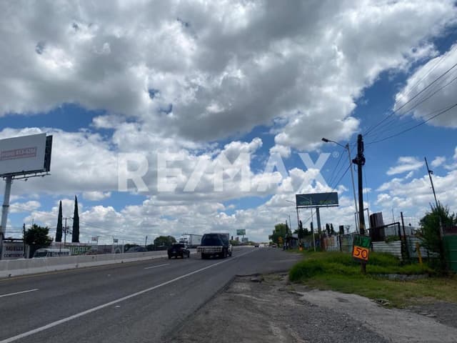 VENTA DE TERRENO COMERCIAL Y DE SERVICIOS