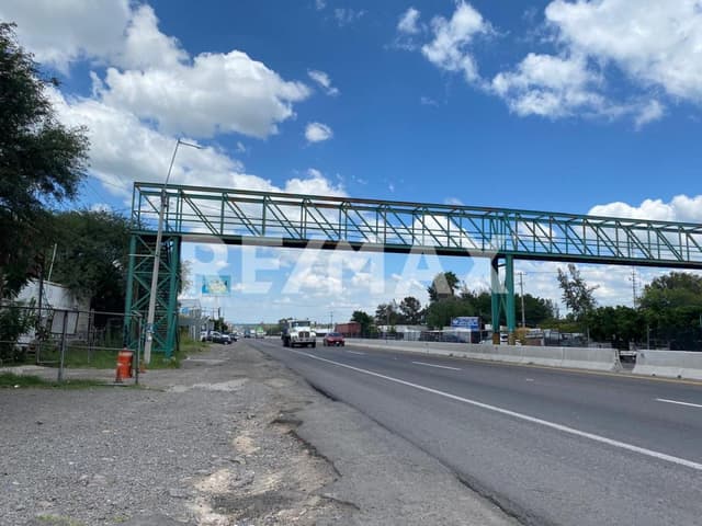 VENTA DE TERRENO COMERCIAL Y DE SERVICIOS