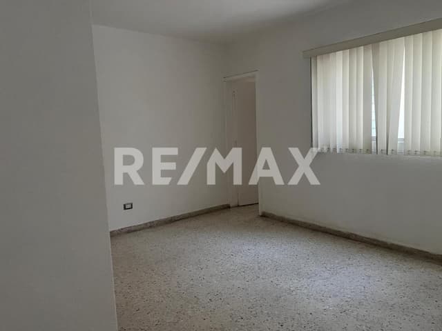 COR OFICINA RENTA CARRETAS