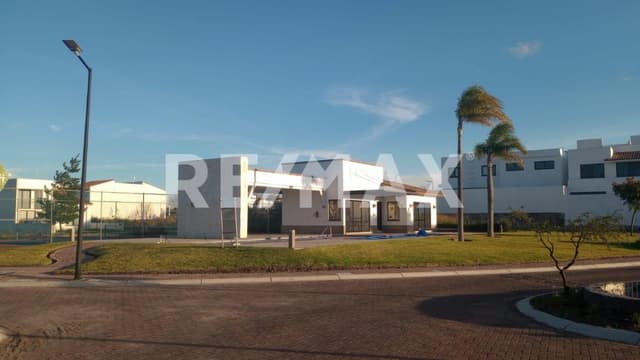 Terreno en VENTA en Ciudad Maderas, Querétaro.