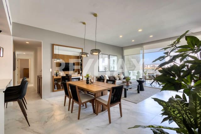 Marea, Cormoran Av. Paseo del Pescador 403