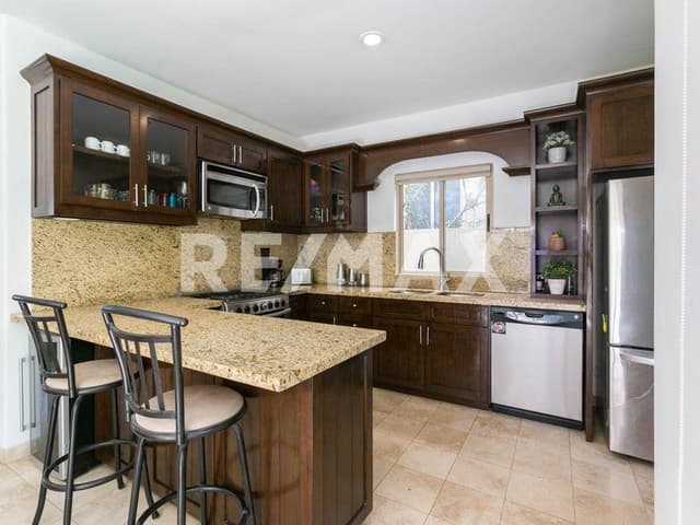 Ventanas 2B 96, Cabo Corridor