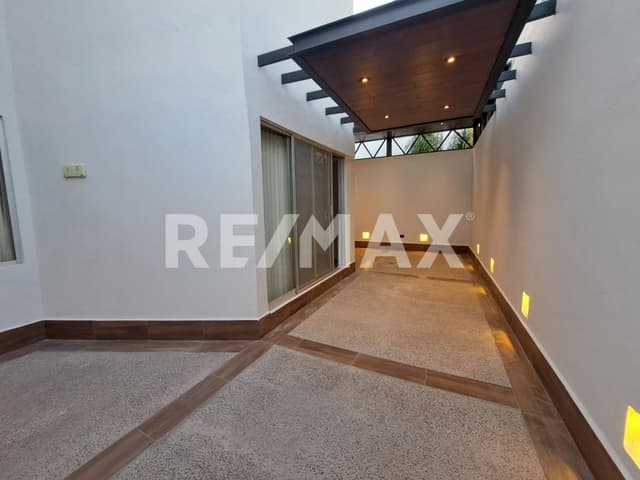 CASA EN RENTA EN QUINTAS SAN ISIDRO