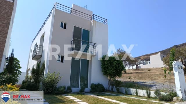 Venta de casa en condominio, Atlacholoaya, Xochitepec, Morelos...Clave 5465