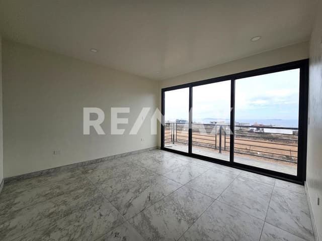 CASA EN VENTA - VISTA AL MAR