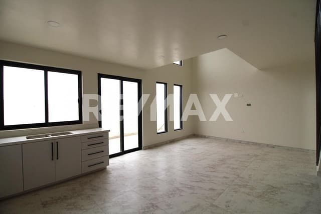 CASA EN VENTA - VISTA AL MAR