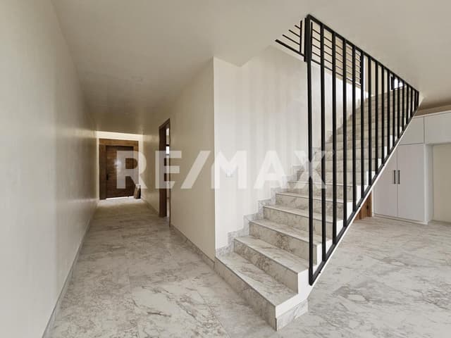 CASA EN VENTA - VISTA AL MAR