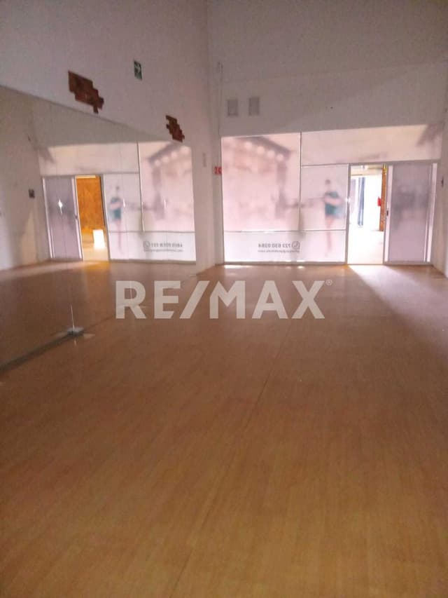 Local Comercial en Renta, Plaza Mayor, Leona Vicario, Metepec, Estado de México.