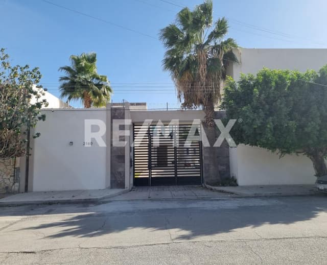 CASA EN VENTA EN LA ESTRELLA