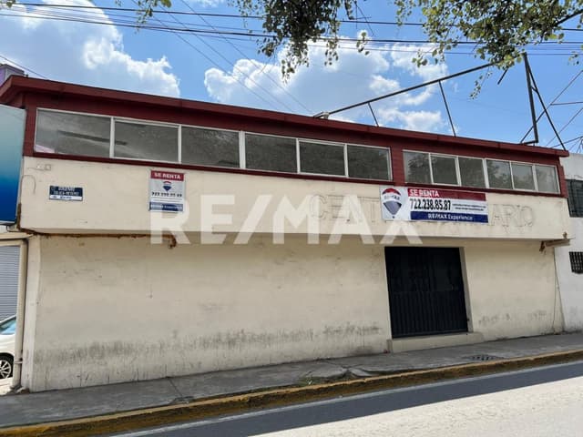 En RENTA Local Comercial en 2 plantas Metepec Estado de México