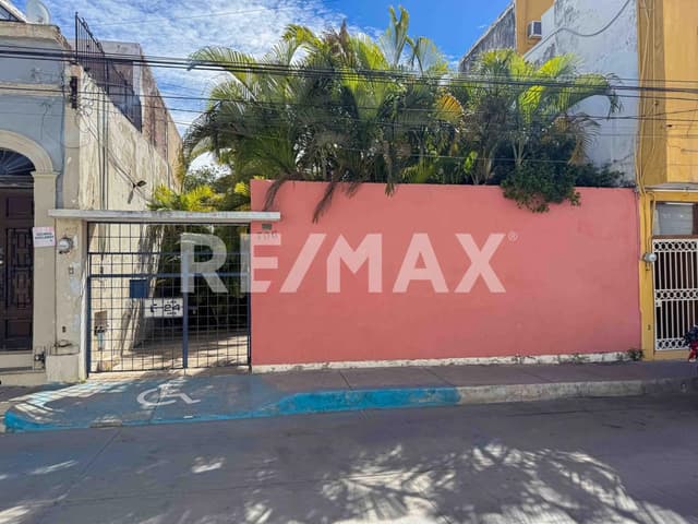 CASA EN VENTA EN CENTRO HISTORICO, A PASOS DE CATEDRAL.