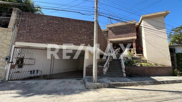 Casa en venta Col. Lomas de Rosales