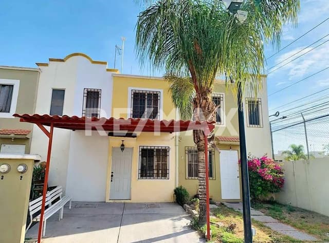 CASA EN VENTA EN SENDERO