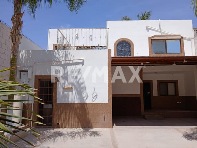 CASA EN VENTA EN LOS VIÑEDOS