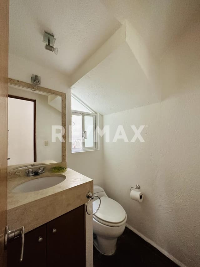 Renta de casa sola en Lomas de la Selva, Cuernavaca, Morelos...Clave 5626