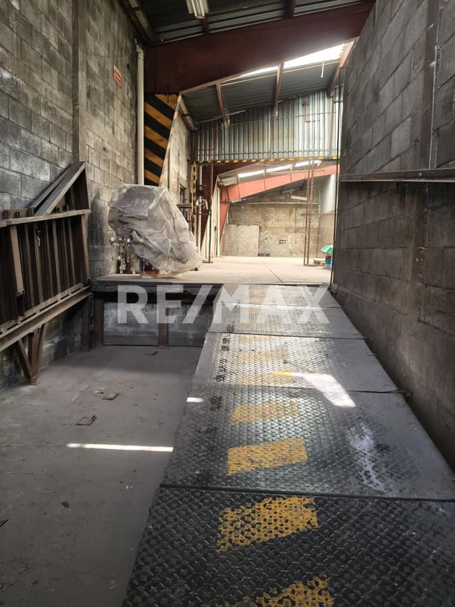 BODEGA EN RENTA CALZ. SAN ESTEBAN, NAUCALPAN
