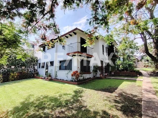 Venta de casa en Condominio, Col. Los Volcanes, Cuernavaca, Morelos...Clave 5666