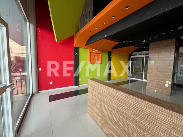 Local Comercial En Renta 2 niveles, Plaza Mayor I (10C) Metepec Estado de México