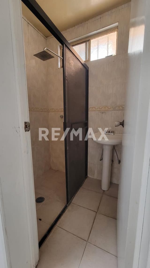 Casa en Venta Fidel Velázquez I, a unos metros de la avenida principal.