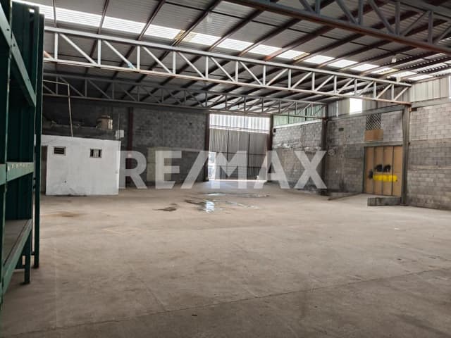 Bodega - Comercial en Renta - 5