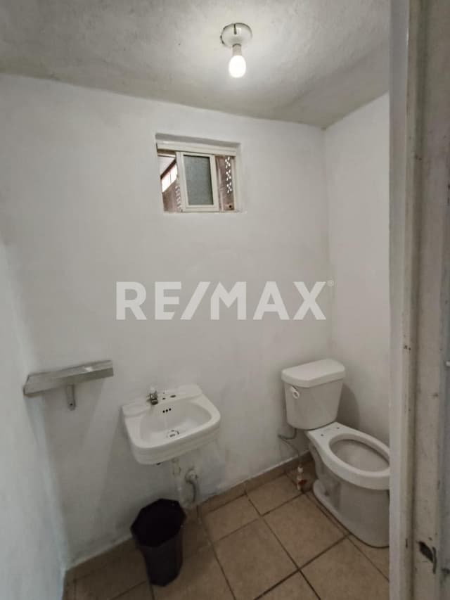 Bodega - Comercial en Renta - 5